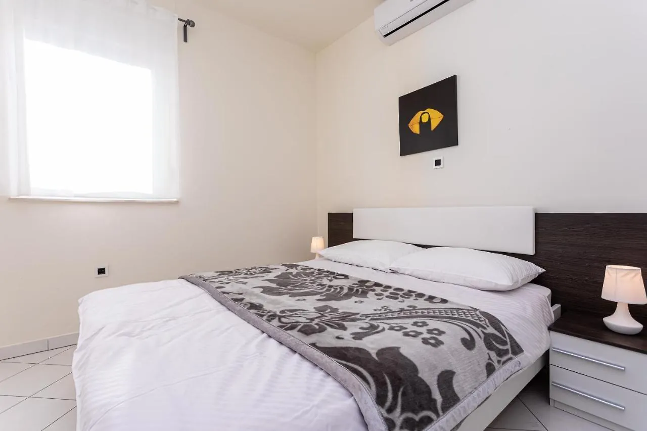 招待所 Room 2 D&D, Baska, No Kitchen!